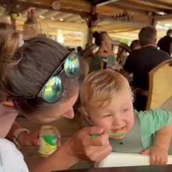 Brei Füttern Extreme