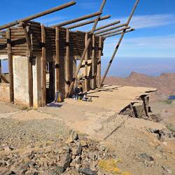 At 3000m this beautiful one room appartment with a view. Unfortunatly access by foot😁