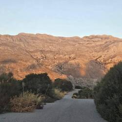 Die Berge leuchten rötlich