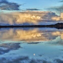 3Tage hängt der Mond schon ohne Untergang am Himmel...