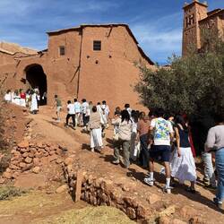 ... wir sind dann nicht rein in die Stadt, die Touristenmassen waren uns zu groß