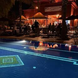 Im Campingplatz treffen wir uns wieder zum gemeinsamen Abendessen!