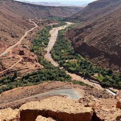 Blick vom Aussichtspunkt nach unten ins Tal