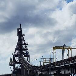 Bridge for loading salt on cargo ships