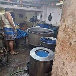 Colour dyeing the clothes