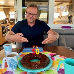 Peter feiert seinen 50. Geburtstag 🎂🎈