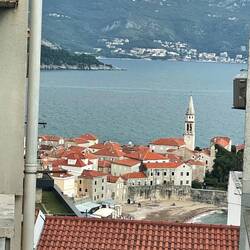 Blick auf die aus dem 15. Jahrhundert alten Stadt Stari Grad