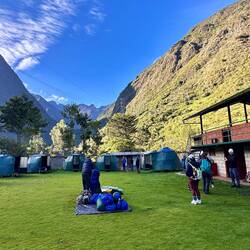 Gepäckabgabe, damit es auf die Mulis verladen werden kann