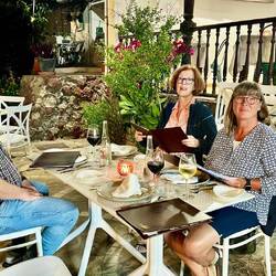 Wir waren die Ersten. 5 Minuten später war die Bude voll.