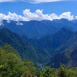 Nach Machu Picchu müssen wir das gewundene Flusstal entlang