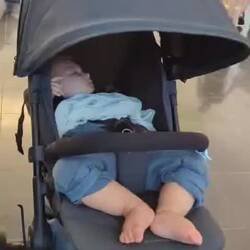 Schlaferl am Flughafen