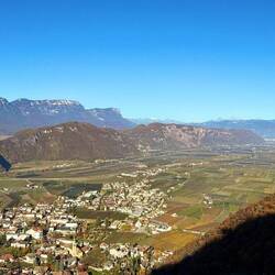 Ausblick auf die Südtiroler Weinstrasse