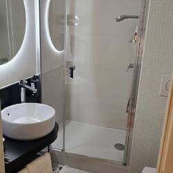 Kopalnica zrihtana zelo moderno