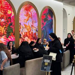 ...haben sie ein besseres Leben? Auch Töchter-des-Glaubens lieben süße Versuchungen -Gelateria cielo