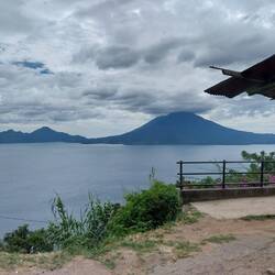 Blick auf den Lago de Atitlan