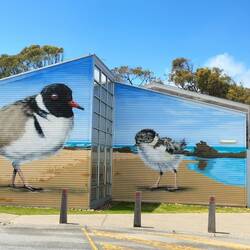 Street-Art op de muur van een basisschool