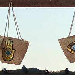 Well-protected tote bags in Nubia