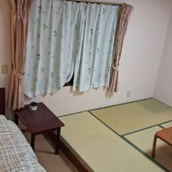 mein Zimmer im sehr bahnhofsnahen Ryokan Kappa Tengoku