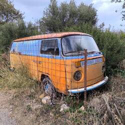 ...der wartet auf Ersatzteile 🤣🤣