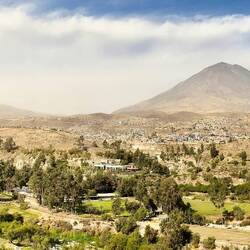 Blick vom Haus... links 6057 Meter, recht 5822 Meter