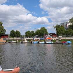 Stadthafen - hier kann man so einige Boote leihen.