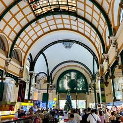 ...und innen Kommerz