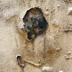 Abgeplatzter Putz, sieht "putzig" aus