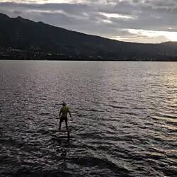 Motorbetriebenes Surfboard😲 auf der Laguna San Pablo
