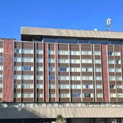 Nicest Hotel in town-know for "MJ" staying there..we didn't!