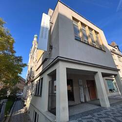 Our first view of the Spanish Synagogue