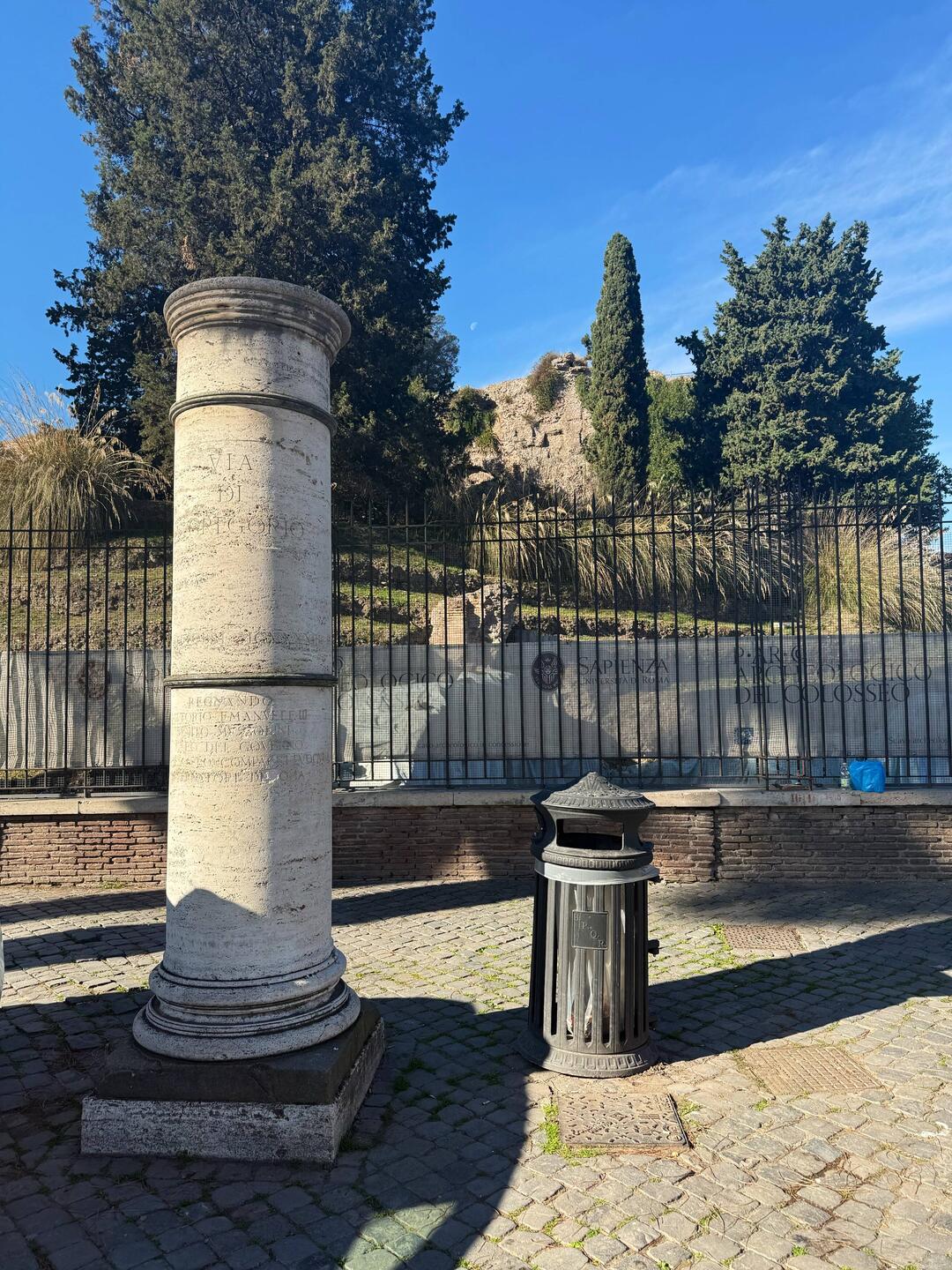 Das ist sie! Die 11-Uhr Treffpunkt Stehle! Oder war 11 Uhr Treffpunkt am Papierkorb? Mysteriös 🤷‍♂️