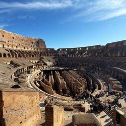 So sieht es aktuell aus. Die Katakomben sind erst seit 1950 freigelegt.