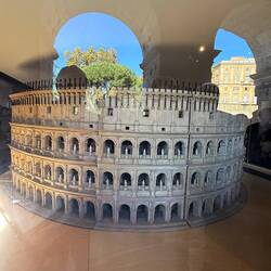 Ein Model so wie das Original ausgesehen hat. Bauzeit Kolosseum: 8 Jahre!!! Bauzeit Model: 22 Jahr!