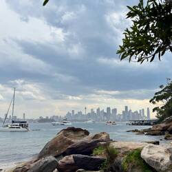 En even later komt het met bakken uit de hemel