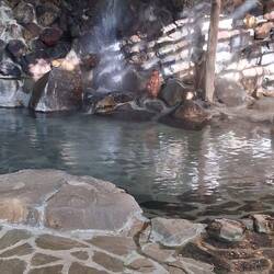 Kappa Tengoku - hauseigener Onsen im Freien mit echtem heißem Thermalwasser