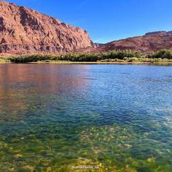 Kurz mal im Fluss die Reifen gesäubert 😉