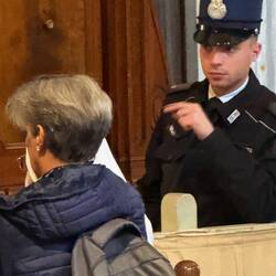 ...von Policia Espirito Fiscale... ...und was sagt er: Do isch's!