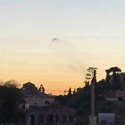 Die Natur malt einfach die schönsten Bilder! Star-Ensemble am Abendhimmel.