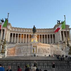 Viktor-Emanuels-Denkmal der 1. König der neuen Republik