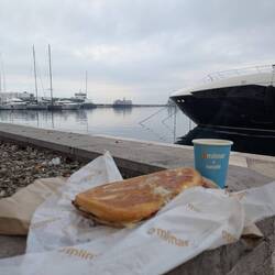 Breakfast by the sea