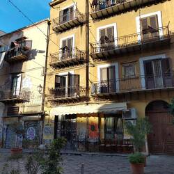 An der Piazza Rivoluzione