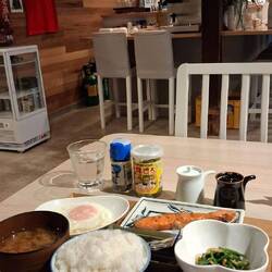 Frühstücksgedeck im Kiyotaki-Ryokan