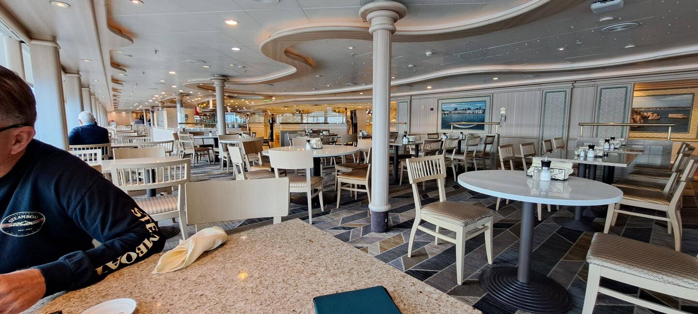 Our first peaceful breakfast -- most people were disembarking today.