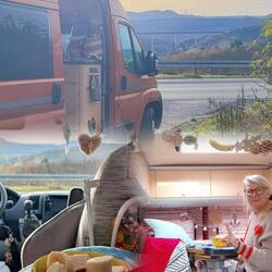 Frühstück unterwegs mit Blick auf's Hochsauerland