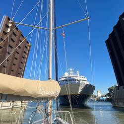 And we follow her ... thanks to the captain.