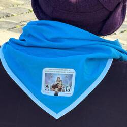 Solche (Pilger)Tücher sind sehr beliebt und in vielfältigen Ausführungen zu sehen.