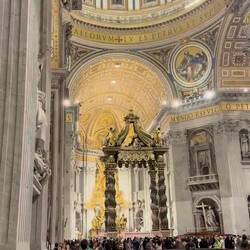 Petersdom! Für den alleine ist schon 1 Woche intensive Besichtigung notwendig.