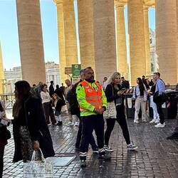 Der gleiche Typus nur ohne Knarre und der Lizenz zum Rechtsgewalt ausüben.