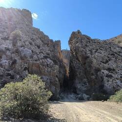 Dort geht es gleich durch