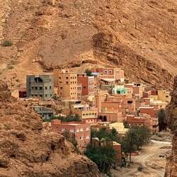 Sieht alles so toll aus im Abendlicht, doch der Schrecken kommt nach der nächsten Kurve 😱